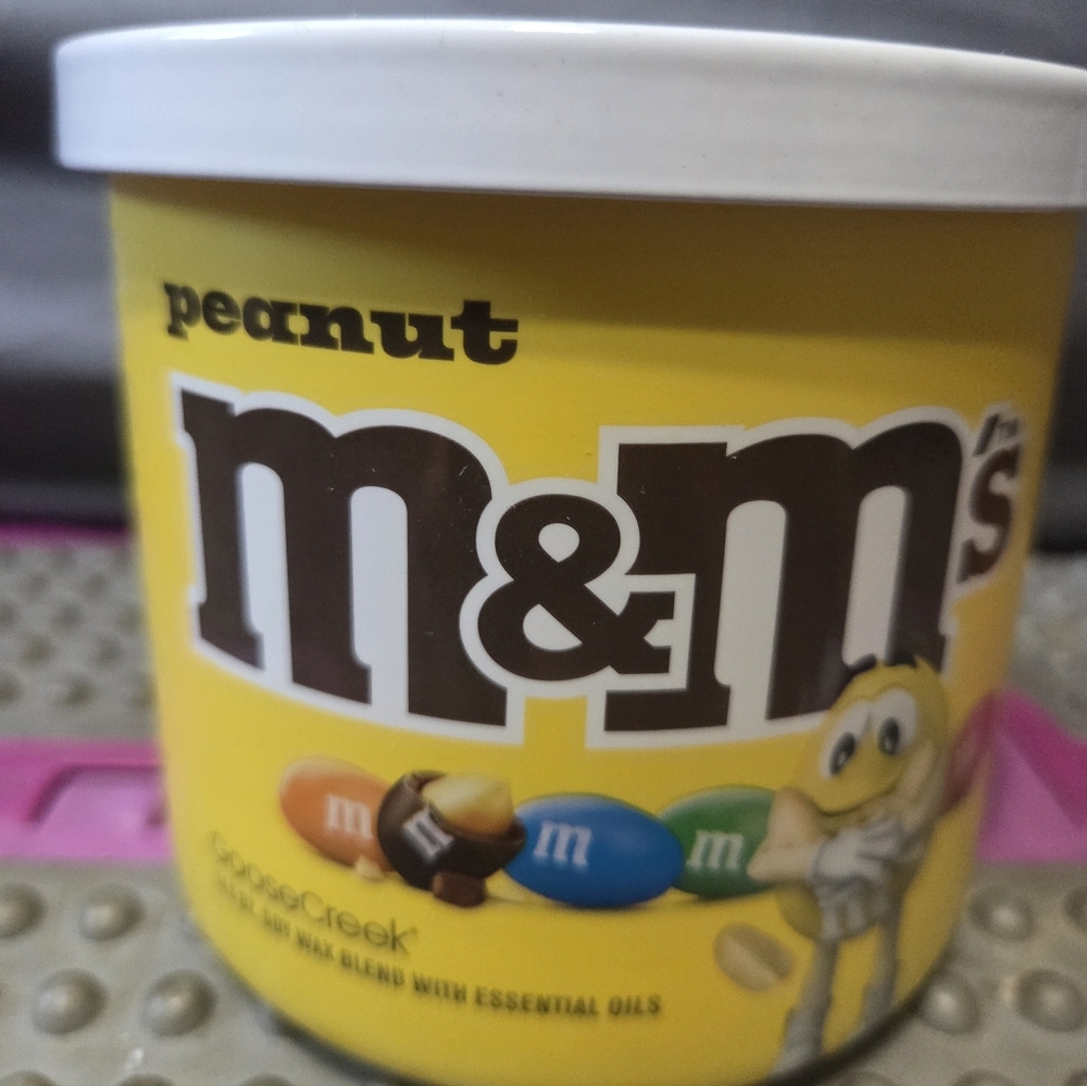 M&M'S Peanut Candle